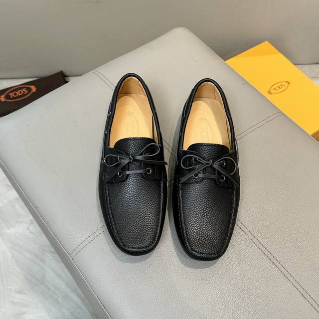 Tod's Sizes 38-44/45. Custom-made Tod's men's loafers, 2025 official website, to