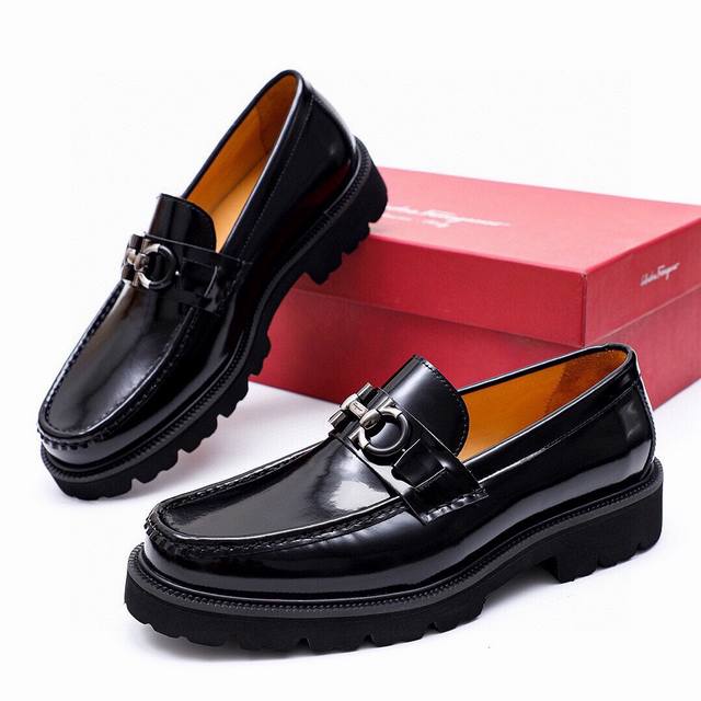 Top-quality Salvatore Ferragamo shoes! Men's formal leather shoes! Authentic, h