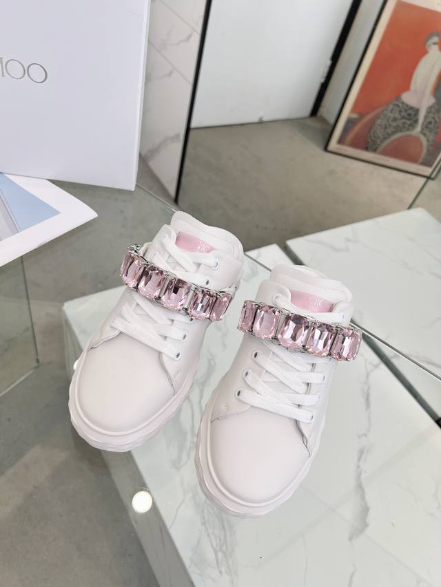 Half-drag Jimmy Choo's new Diamond sneaker series for spring and summer. The new