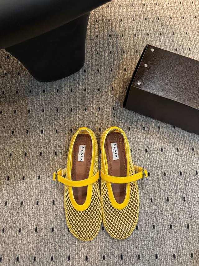 New ballet flats, super hot, I love them so much, so beautiful and super comfor