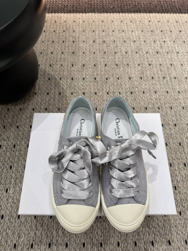 New arrival! Fabric: sheepskin Lining: sheepskin Rubber sole Elegant style crea