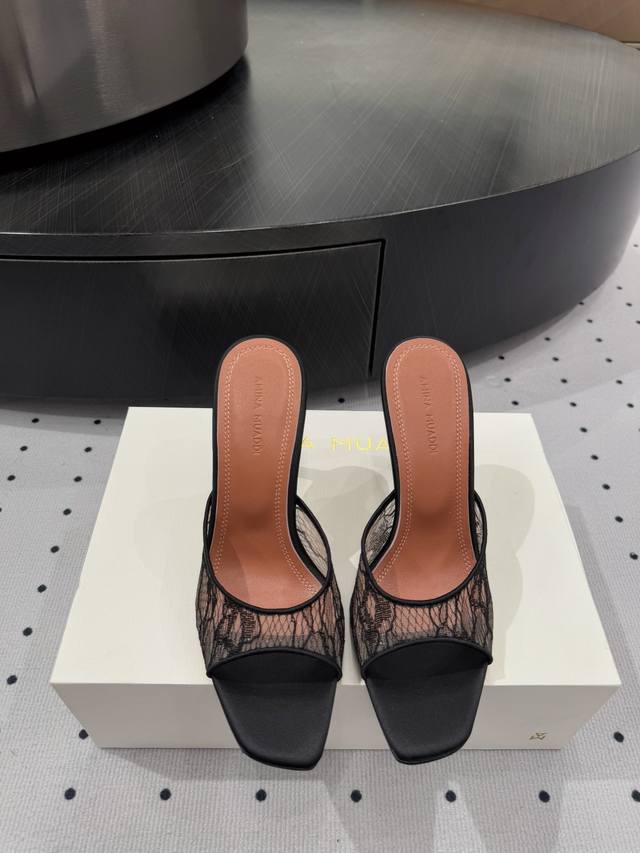 25Fw Fashionable catwalk style lace fabric, delicate and soft, as if wearing the