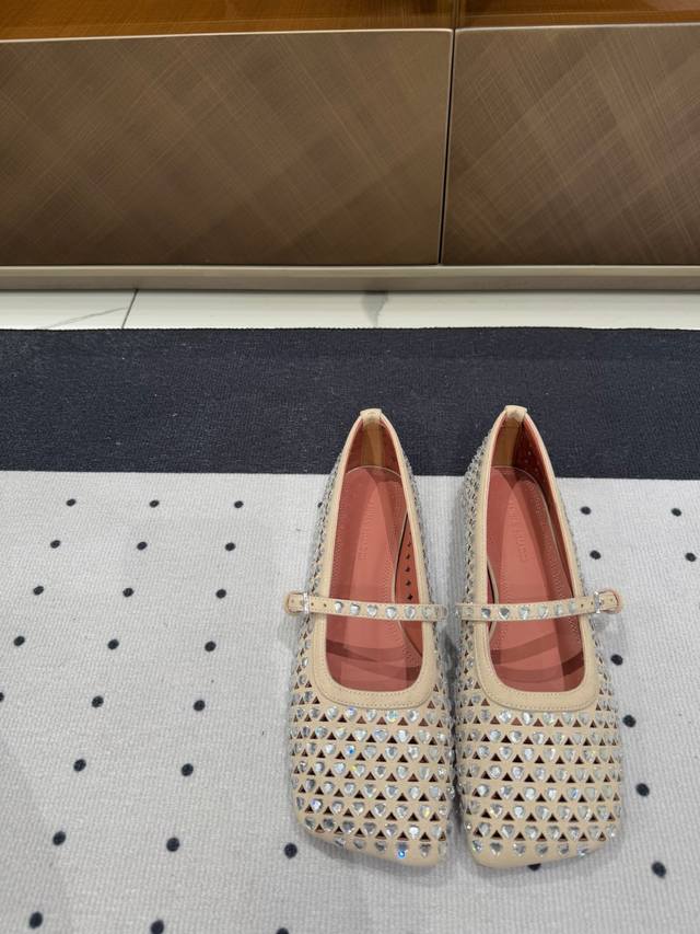 Early Spring New Arrival Fabric: Sheep Suede Lining: Sheepskin Sole: Injected C