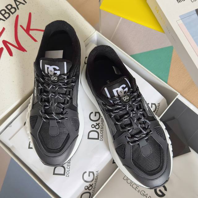 Premium Edition: Couple's Style DDD. Dolce & Gabbana's latest couple's casual sn
