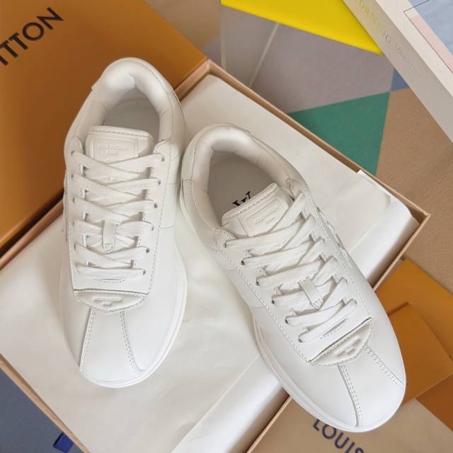 Premium Edition: Women's and Men's LV Louis Vuitton Pharrell Pharrell Buttersoft