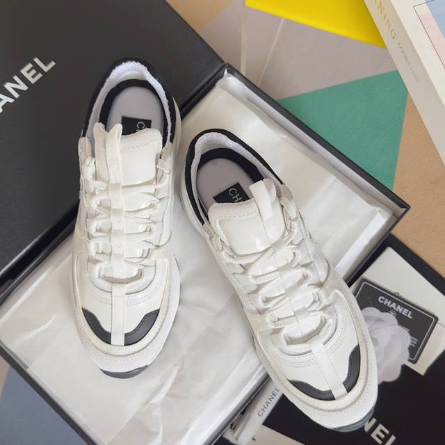 Top version: Women's Chanel 25A panda color thick-soled casual sports shoes Orig