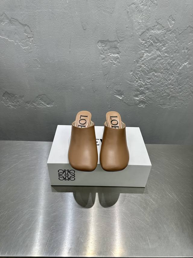 Loewe's hot new style with the overall original last, fashionable and personaliz