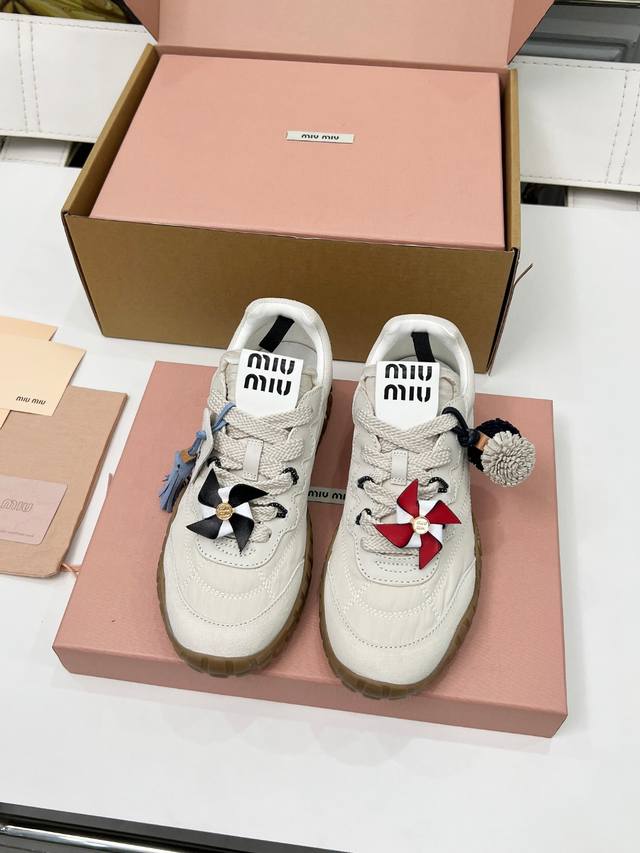 Online, Miumiu Deshun shoes! Miumiu Deshun shoes Instagram fashion outfit speci
