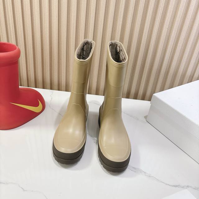 Dior purchasing agent level Dior D home 23Ss Dilraba Dilmurat hot rain boots sta