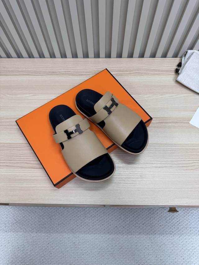 Men's + 10 Couple's Premium Editions Hermes' incredibly popular couple's style,