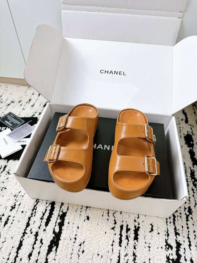 Plus +10 for the airplane box New Chanel Slippers