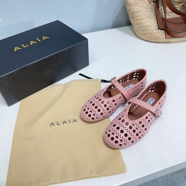 High quality factory delivery! Niche fashion brand Alaia 24 Spring/Summer hollo
