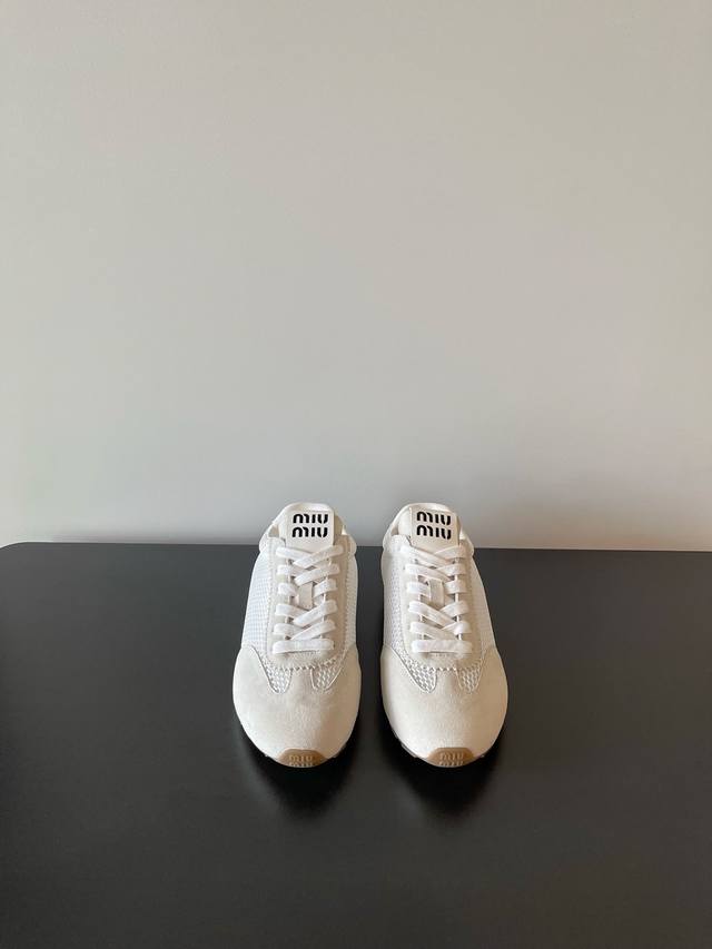 Airplane Box 10 Miumiu's latest European and American retro fashion, Forrest Gu