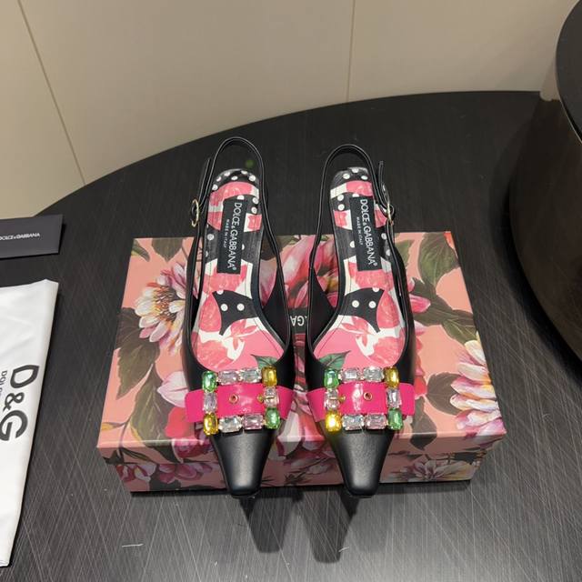 Factory: Exclusive top version Dolce & Gabbana 25Vs spring and summer hit singl