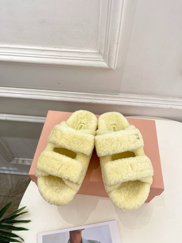 Miu Miu 25 2025 Fall/Winter New Arrivals: The latest runway style, classic doubl