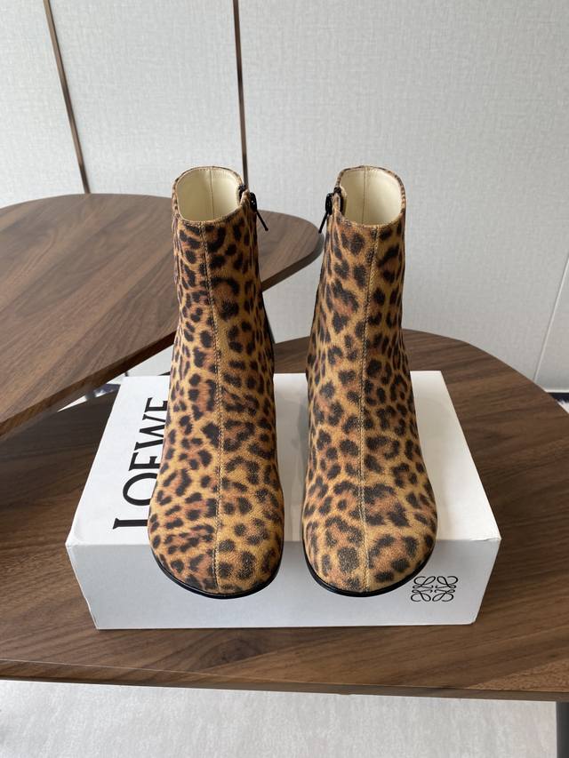 Loewe 25S Spring/Summer new leopard print round-toe chunky heel side zipper ankl