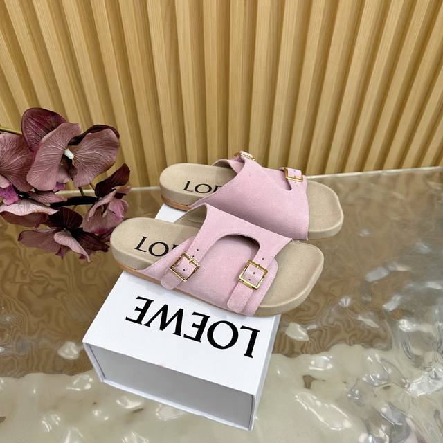 High-end version of Loewe's new square-toed Birkenstock half-slippers A high-end