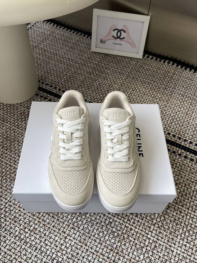 Agent-level Celine Celine Runner sneakers with Celine logo on the tongue and bac