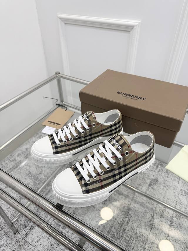 Top version: Burberry, made in Dongguan, top quality, synced with the official w