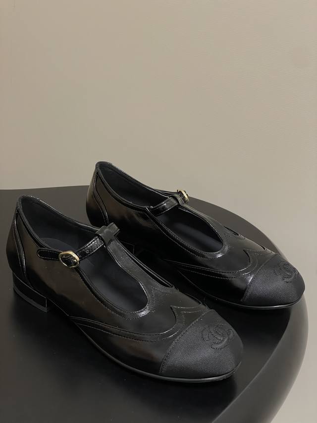 25S New Early Fall Chanel T-strap Mary Janes with Double C Buckle Flats DDD. The