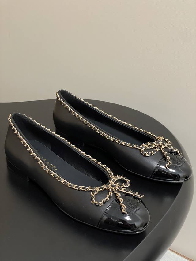 Early Fall New Chanel 25B Small Chanel Chain Bow Ballerina Double C Single Shoe
