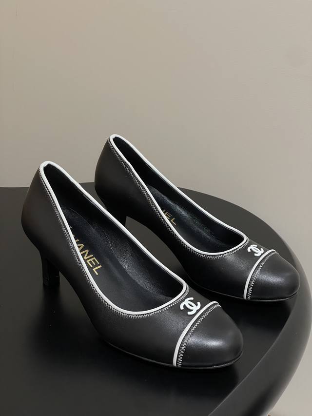 Chanel Vintage Pre-owned Double C Buckle High Heels The classic double C buckle