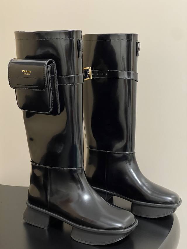25Fw New Early Fall Prada Equal Shiny Leather Bag Boots with Thick-Sole Motorcyc