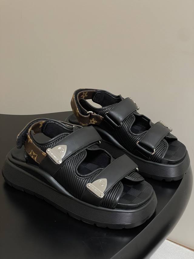 25Ss New Summer Louis Vuiteeon LV Chameleon Comfort Sandals with Velcro Thick-So