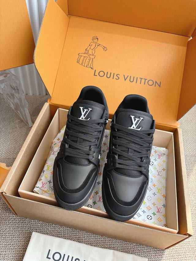 Louis Vuitton's new LV Trainer sneakers and basketball shoes (DDD) are a classic