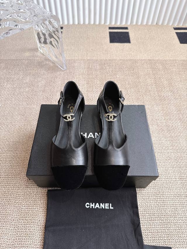Chanel 25Ss Spring/Summer Hollow Sandals I was captivated at first sight! Style