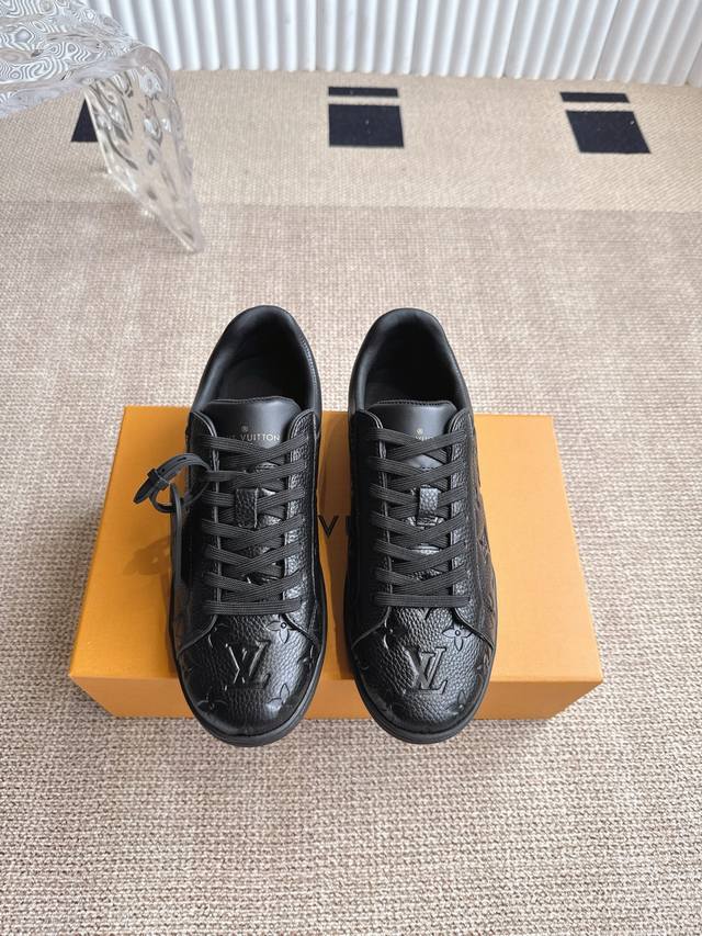 Lv~ Louis Vuitton 2025 Spring/Autumn Trend Sneakers Latest Matching Official Web