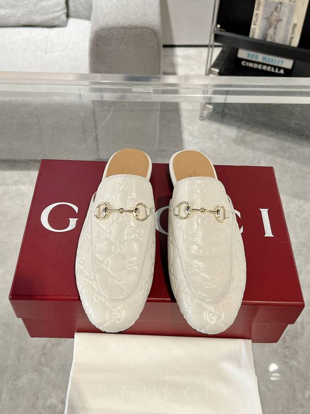 Princetown Series Slippers The Princetown Series Slippers feature the brand's cl