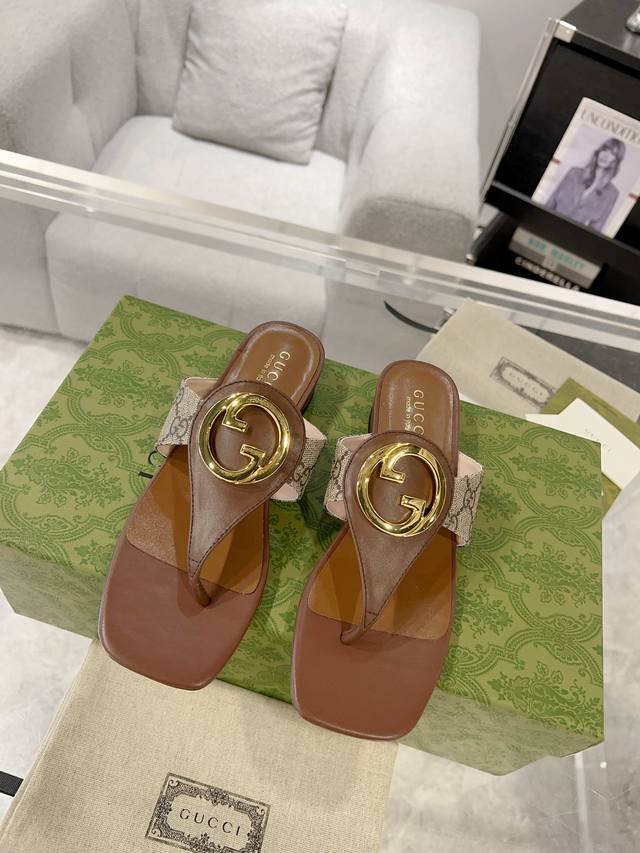 New colorway, new Gucci Blondie series Interlocking Double G flip-flops, the to