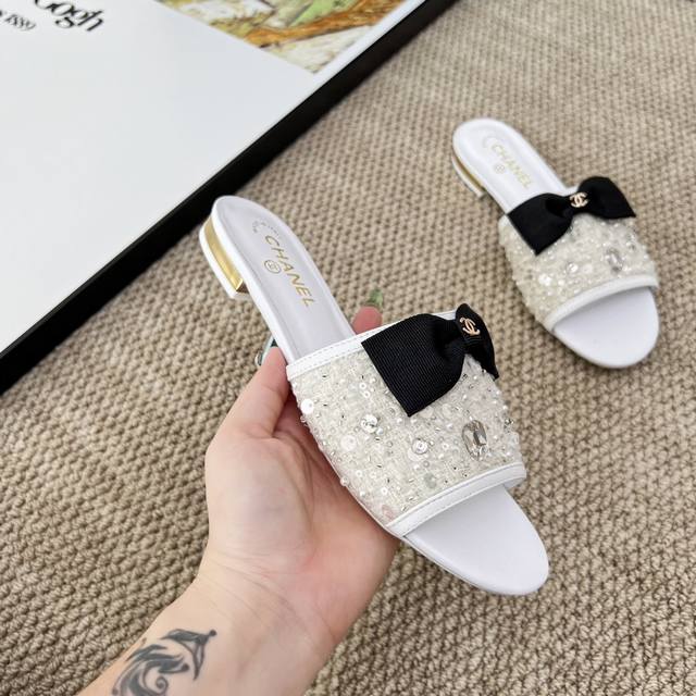 High-end Chanel sandals* | A huge hit! Chanel's official website features early