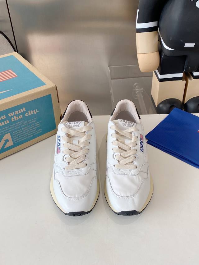 Factory men's and women's Autry casual sneakers, white running shoes, super retr