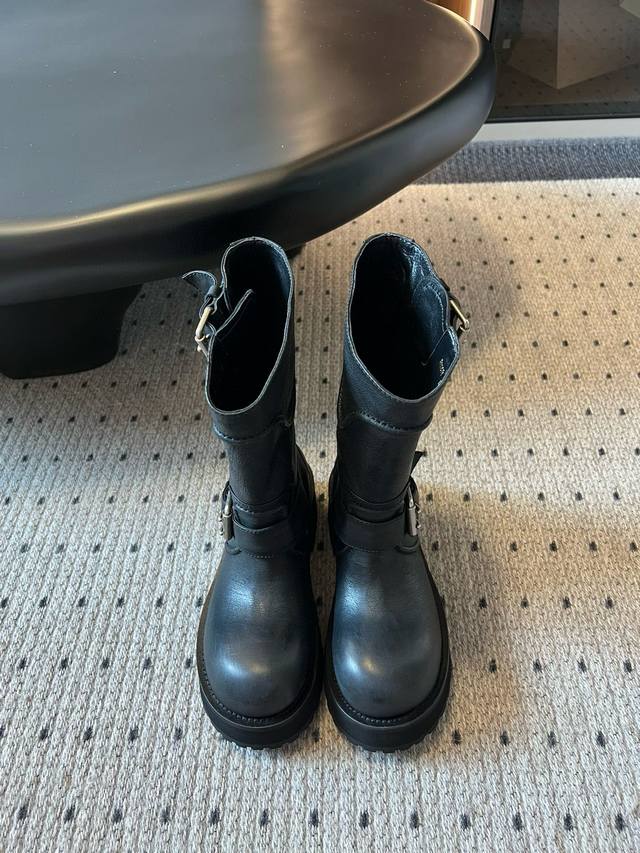 Balemciag* Venom Martin Boots A new fashion favorite! Impressive from the moment