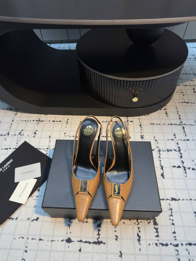 Saint Laurent 25Ss Ysl pointed-toe slingback pumps DDD. Extremely stable and wit