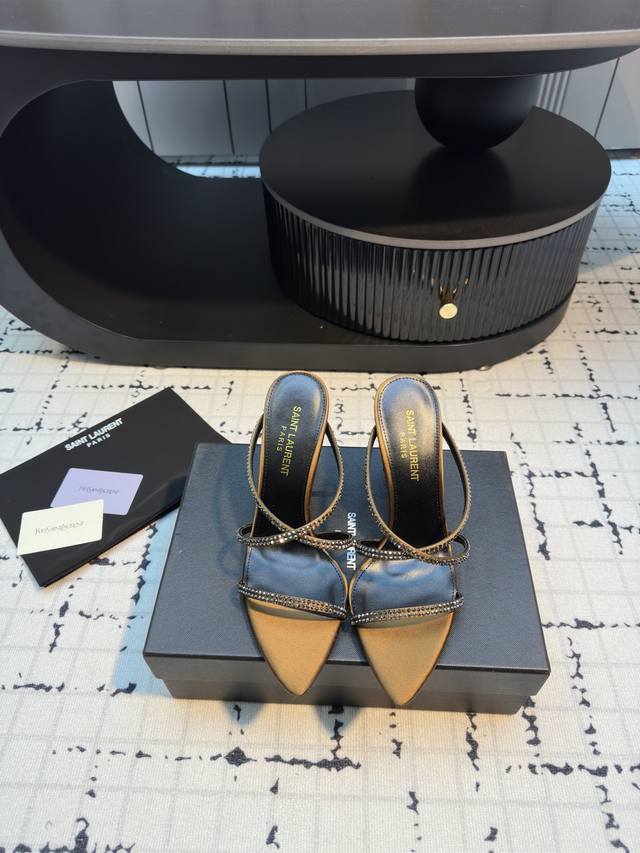 Saint Lauren* Ysl Yang Shulin's new rhinestone high-heeled cross-over sandals. B