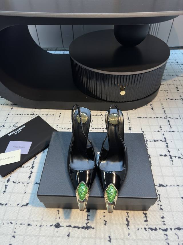 Saint Lauren* 25Ss new square-toed emerald heels, elegant and stylish. YSL runwa