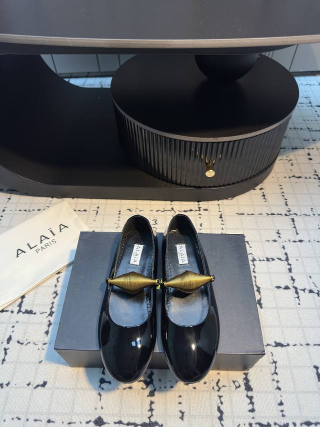 Alaia French Crossover Mary Jane Ballerinas This year's super-hot Alaia Mary Jan