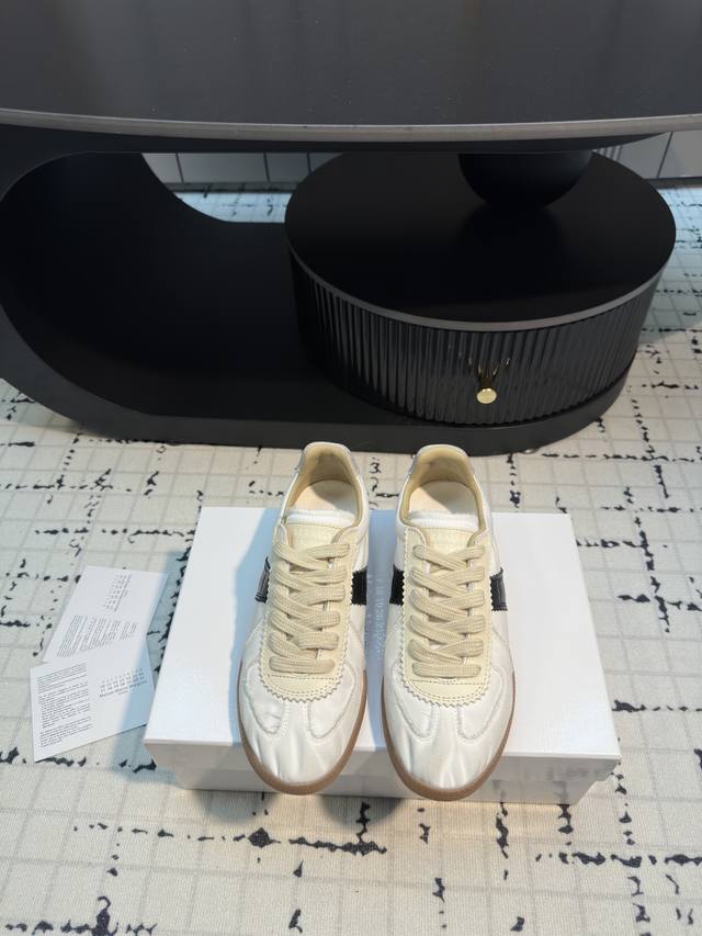 Margiela classic Dexterity shoes for couples Margiela's most comfortable Dexteri