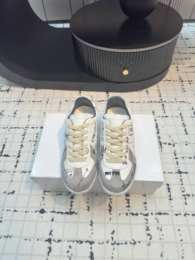 Margiela classic Dexterity shoes for couples Margiela's most comfortable Dexteri
