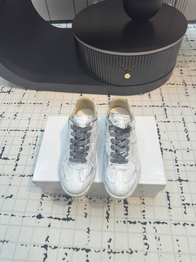 Margiela classic Dexterity shoes for couples Margiela's most comfortable Dexteri