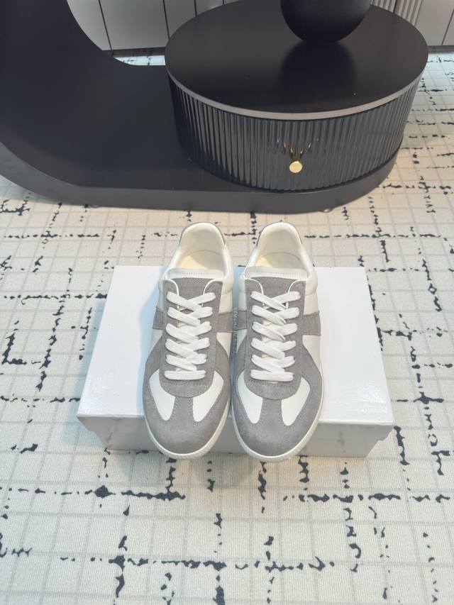 Margiela classic Dexterity shoes for couples Margiela's most comfortable Dexteri