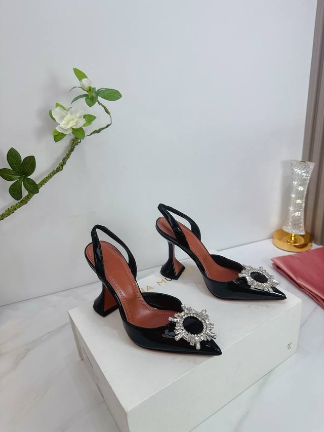 Factory & Amina simple style, vibrant color combinations, exclusive customizati