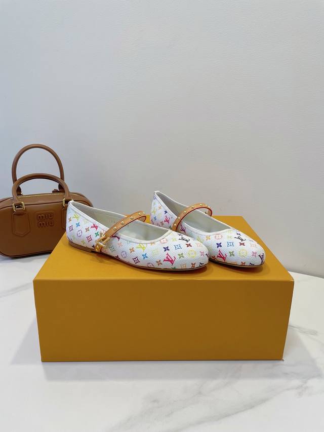 Louis Vuitton's classic Monogram embossed shoes (DDD) return this season with a