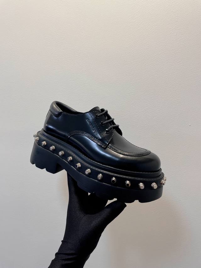 Alexander Wang's new loafer collection... Ss25 A pair even the queen can't resi
