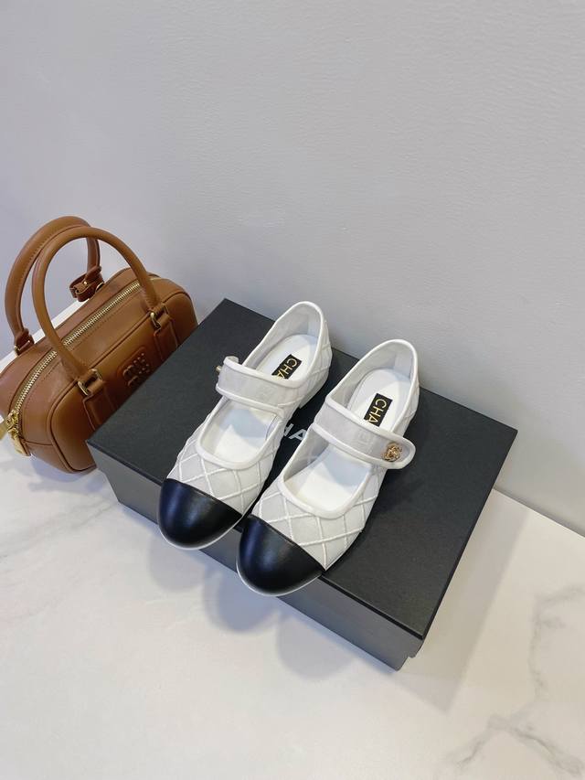 Chanel Summer cool sandals! ~~ Full of holiday style Elegant feeling, the cutene