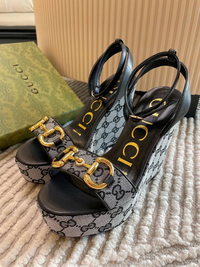 Gucci 2025Ss new sandals, every detail has been carefully crafted Fabric: Cowhid
