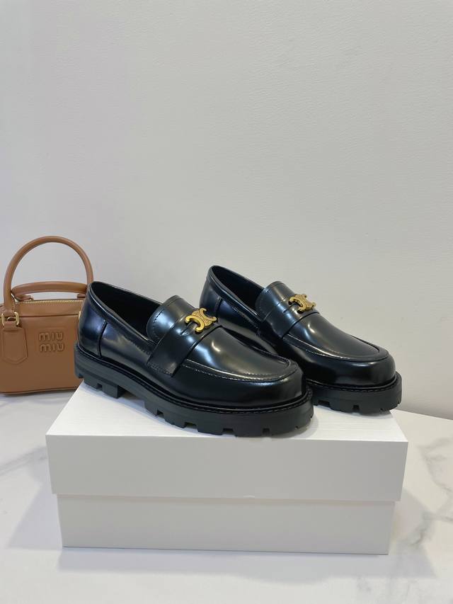 Celine 2025Ss new runway collection! High-end quality! Highly recommend these ro